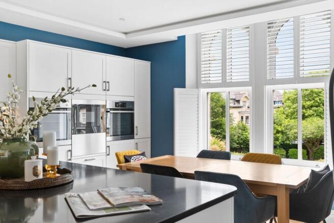 3 bed Flat for sale Image 10