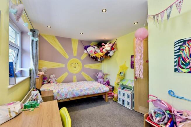 3 bed Semi-Detached for sale Image 11