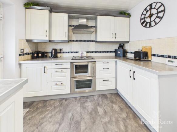 3 bed Detached for sale Image 4