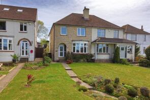 Upwey, London Road, Ryarsh, West Malling ME19 5AJ