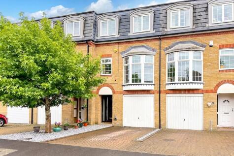 The Darlingtons, Rustington, BN16