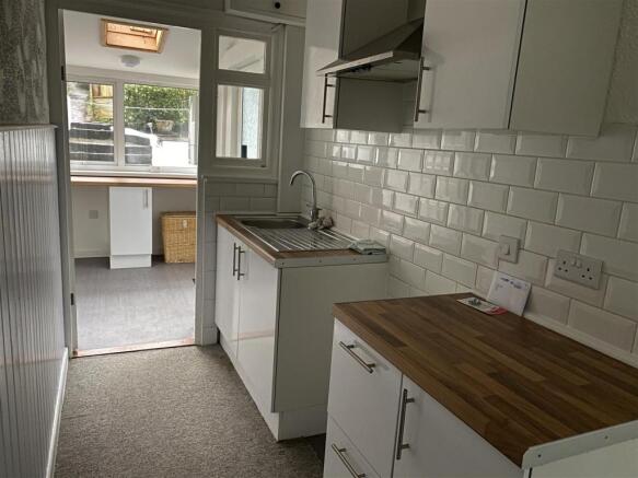 Kitchen:
