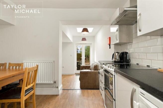 Kitchen/Dining Area