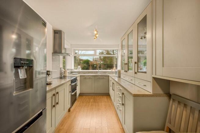 Wentworth Drive, Sale photo 2