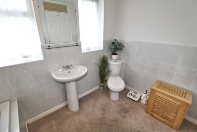 BATHROOM VIEW 2