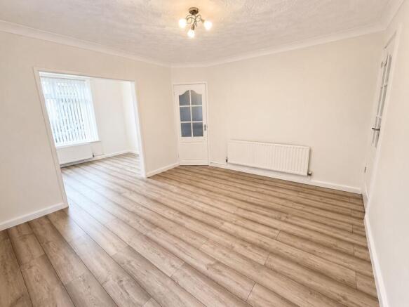 Lounge & Family Room