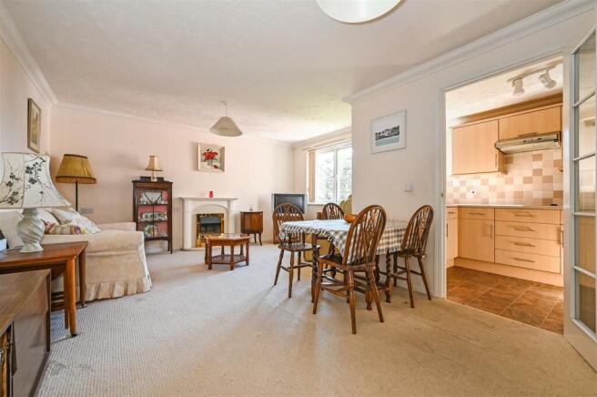 Sitting/Dining Room