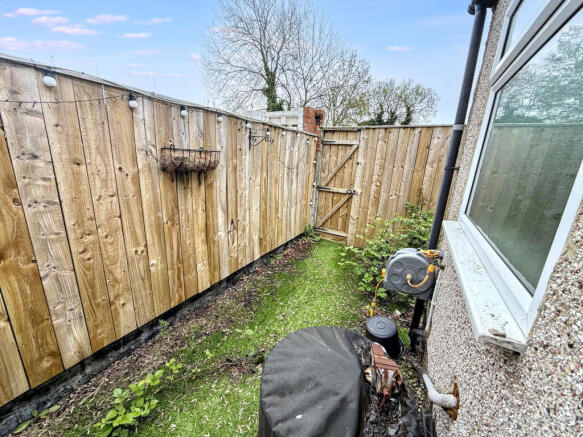 2 bed Terraced for sale Image 8
