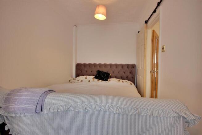 3 bed Terraced for sale Image 10