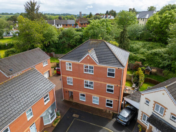 Flat 2, 27 Raleigh Drive
