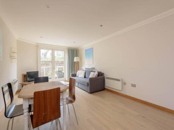 61279_HamiltonCourt-