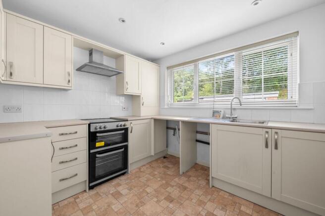 4 bed Detached for sale Image 6