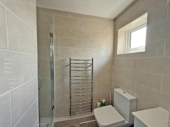 4 bed Detached for sale Image 9