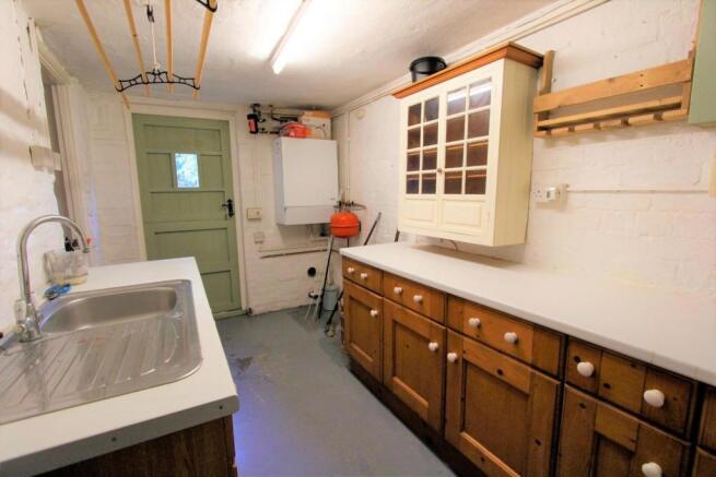 Utility Room (2).JPG