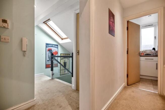 1 bed Flat for sale Image 12
