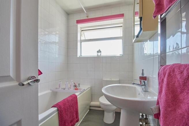 Bathroom to Rear
