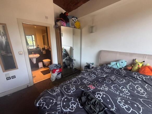 2 bed Apartment to rent Image 5