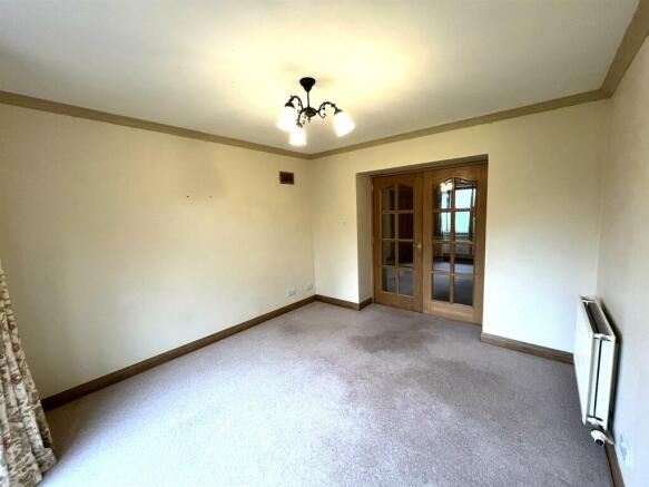 SITTING ROOM/BEDROOM 3