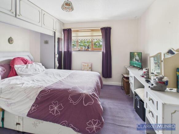 3 bed Terraced for sale Image 11
