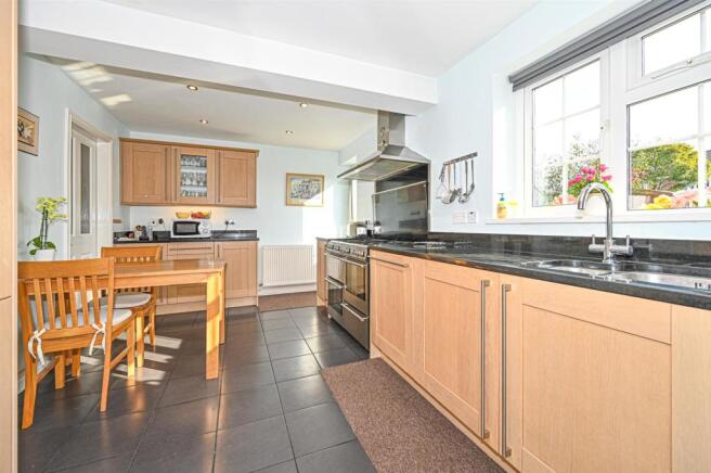 KITCHEN/ BREAKFAST ROOM