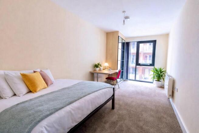 3 bed Apartment to rent Image 8