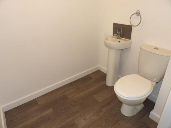 3 bed Detached to rent Image 4