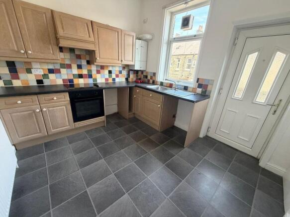 Springswood Avenue, Shipley, BD18 photo 4