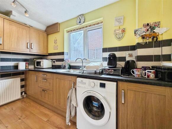 3 bed Semi-Detached for sale Image 5