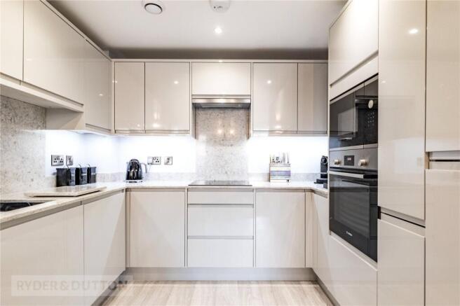 2 bed Apartment for sale Image 4