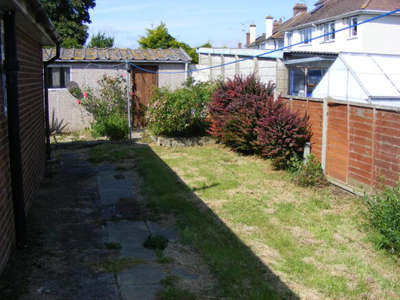 SIDE GARDEN