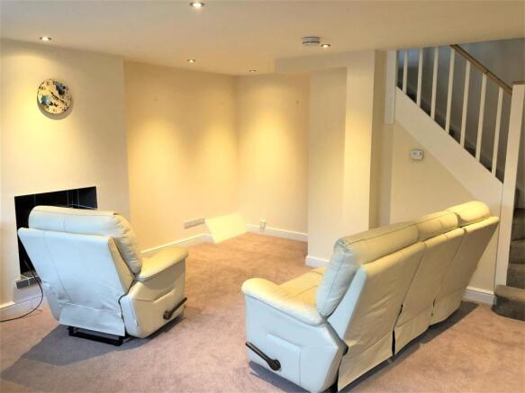 LOUNGE KITCHEN