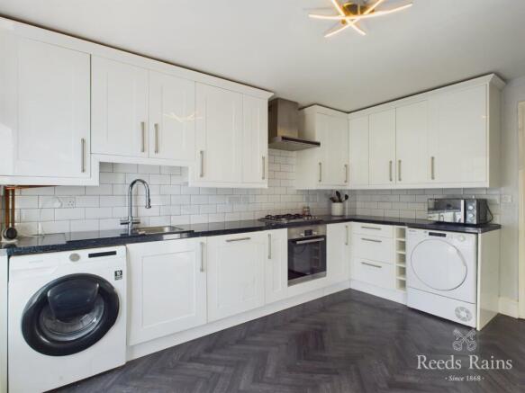 3 bed Terraced for sale Image 9