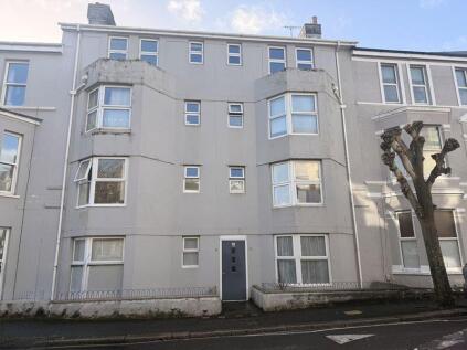 Pier Street, Plymouth Top floor Apartment located close to the Iconic Plymouth Hoe also Chain Free