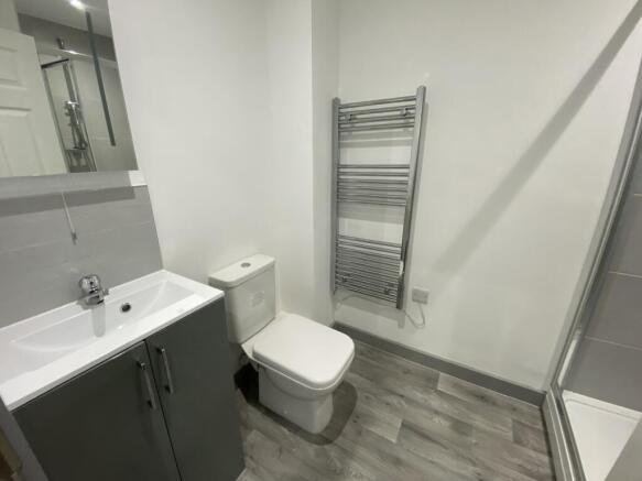 1 bed Apartment to rent Image 6