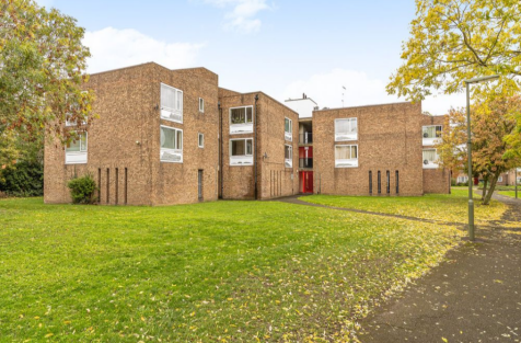 201 Shackleton Court
Whitley Close
Stanwell, Staines, TW19 7DF