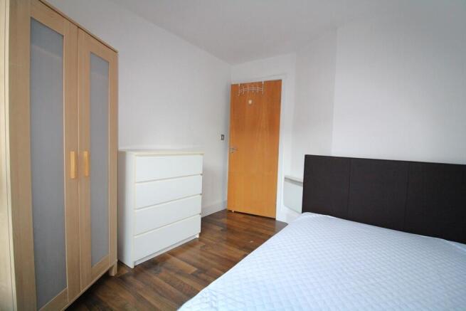 2 bed Apartment to rent Image 9
