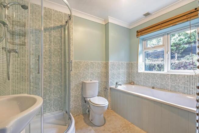 En-suite bathroom