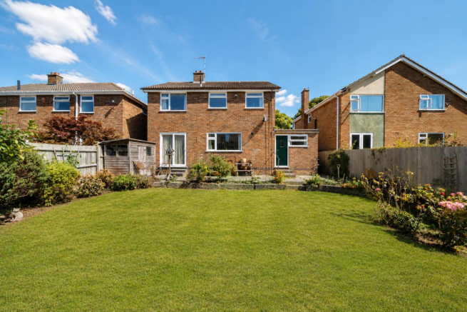 Holly Drive, Lutterworth, LE17 photo 4