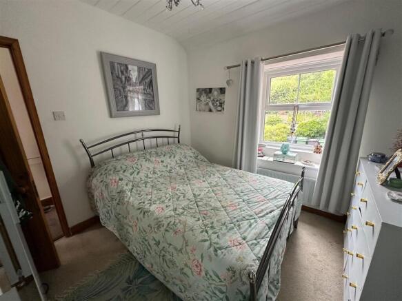 2 bed Cottage for sale Image 11