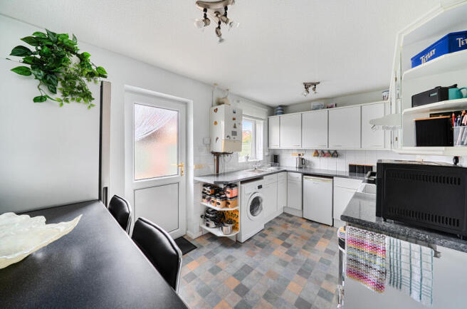 Worsley Road, Freshbrook, Swindon, SN5 photo 3