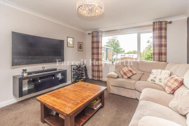 Lounge image 2