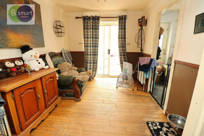 4 bed Detached for sale Image 4