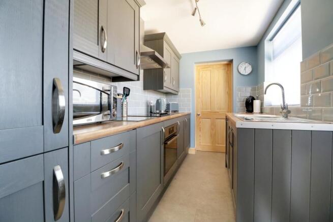 KITCHEN..jpg