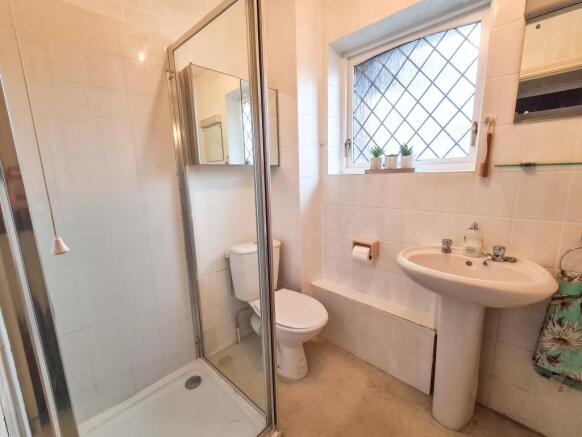 en suite shower