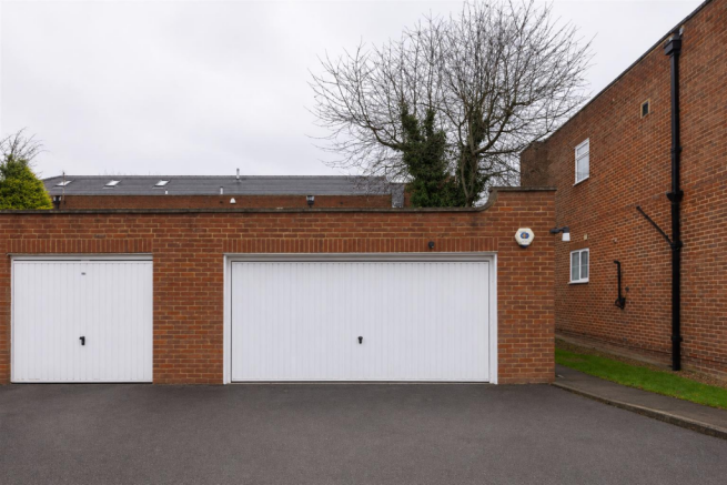 3 bed Apartment for sale Image 12