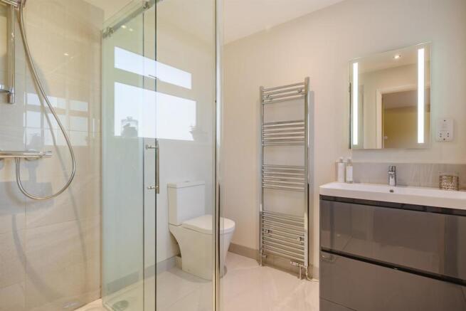 8482132-interior45.jpg