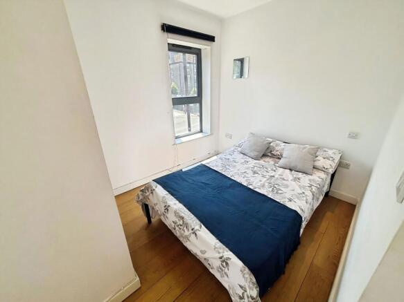 Studio to rent Image 7