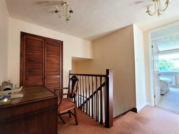 FIRST FLOOR LANDING