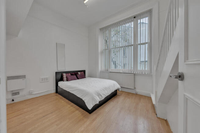 Flat 1a, 239 Earls Court Road, Earls Court, London, SW5 9AH