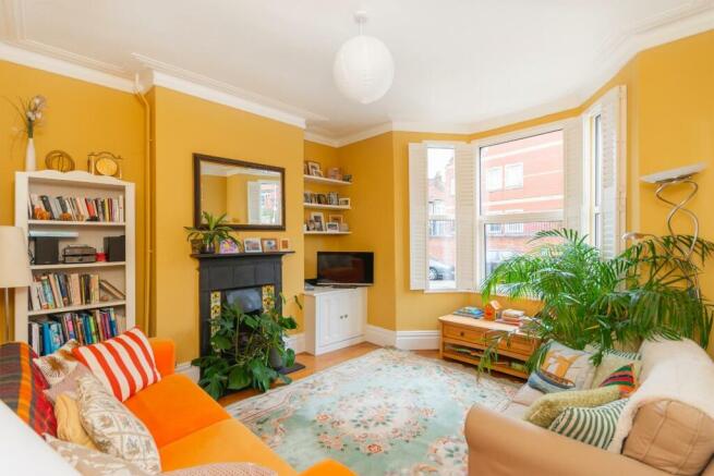 DAORYLUAEB09 - Living Room C.jpg